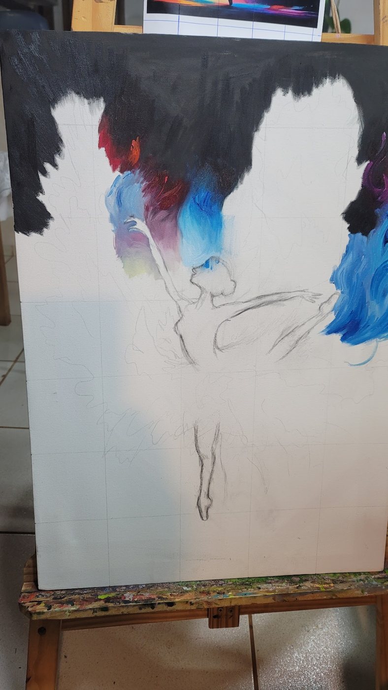Tela com desenho a lápis da bailarina e fundo preto sendo pintado