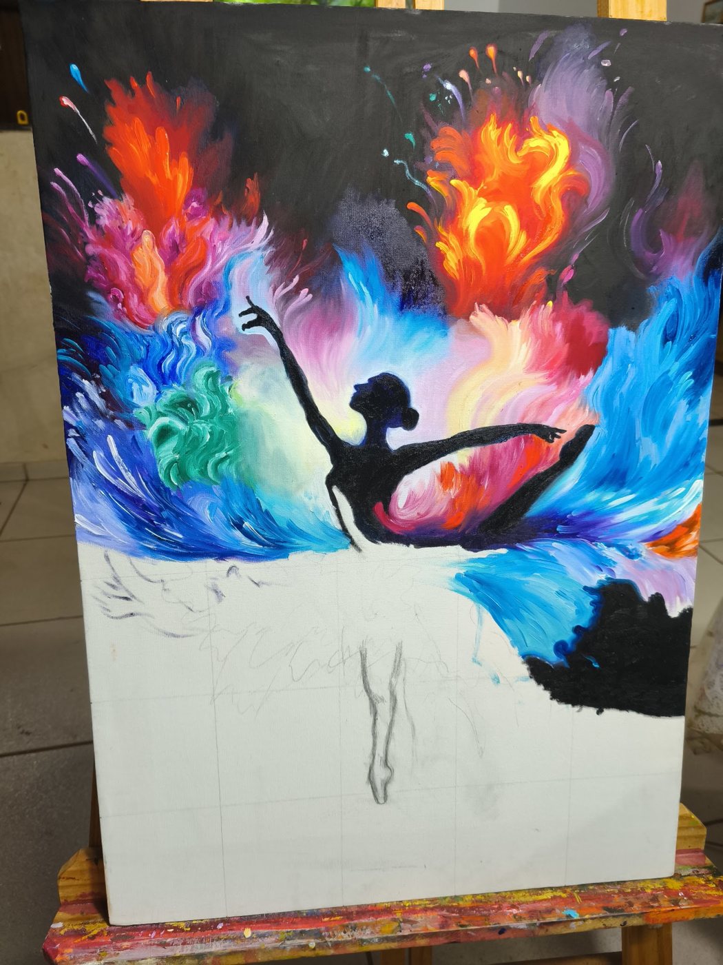 Silhueta preta da bailarina pintada sobre o fundo colorido
